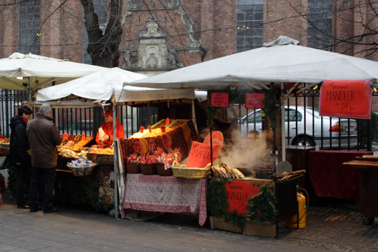 Burnt almonds on Str&oslash;get in Copenhagen