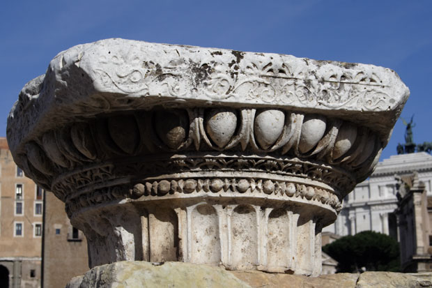 Søjlekapitæl på Forum Romanum