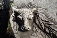 Stump af en frise med oksehoved p&aring; Forum Romanum