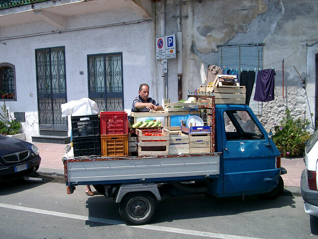Greengrocer's car in Giardini Naxos