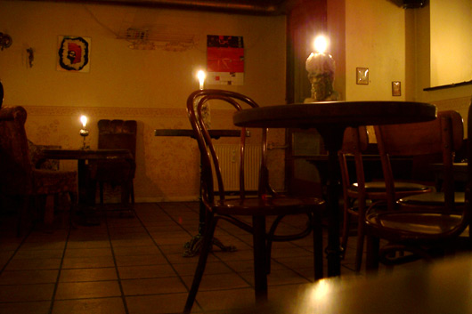 Kulkaf�en i stearinlysenes sk&aelig;r