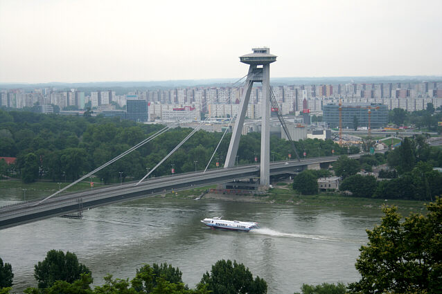 Bro over Donau i Bratislava