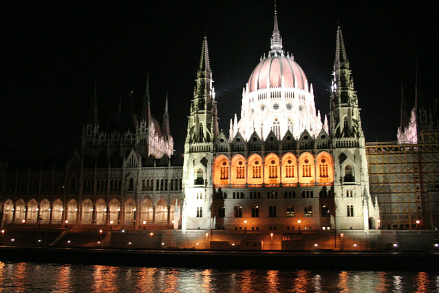 Natbelyst palads i Budapest