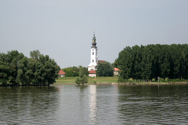 Serbisk kirke set fra Donau