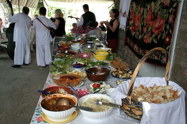 Serbisk frokostbuffet