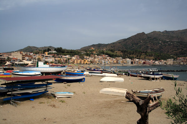 Fra havnen i Giardini Naxos