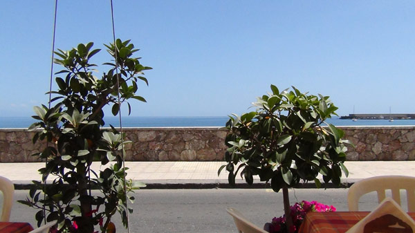 Frokostudsigt fra Taverna Naxos