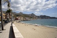 Strandpromenaden i Giardini Naxos 2013