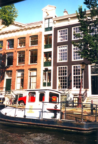Smalt hus i Amsterdam