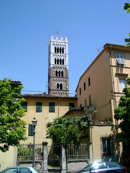 T&aring;rn i Lucca. 10. juni 2005