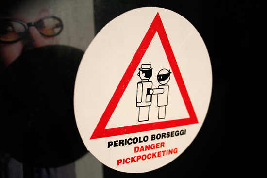 Danger pickpocketing!