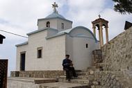 Kirke og spillemand i Olympos p&aring; Karpathos