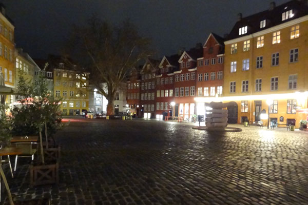 Gr�br�dretorv by night