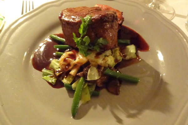 Medaljon af oksem�rbrad p� Le Pave