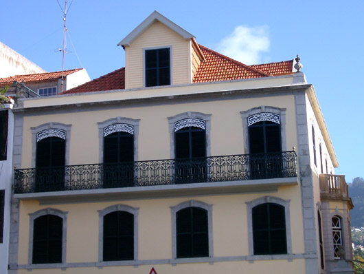 Byhus i Funchal.
