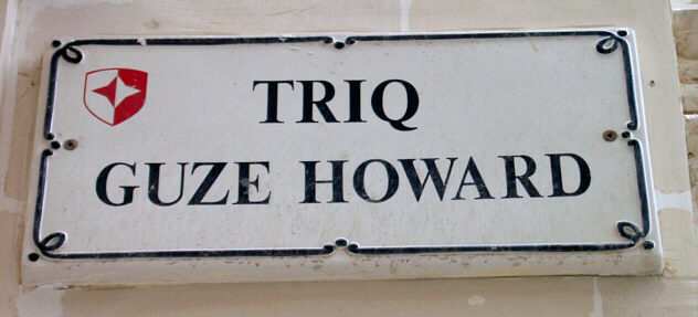 Skilt med gadenavn i Sliema.