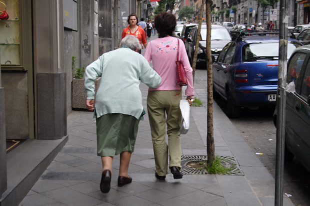 Granny is being aired in Naples