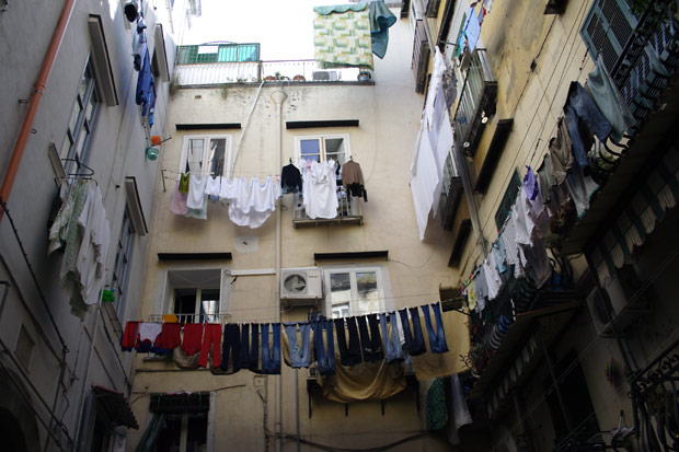 Boligkarr� med vasket&oslash;j i Napoli