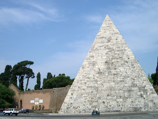Cestius pyramiden i Rom