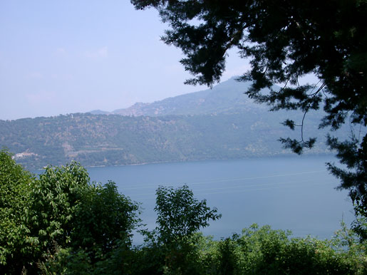 Bjergs&oslash;en ved Albano i Italien