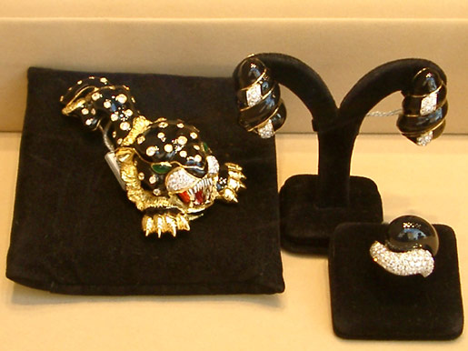 Jewel-encrusted jaguar in Via Condotti