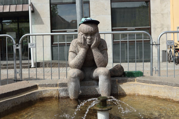 Eftert�nksom figur