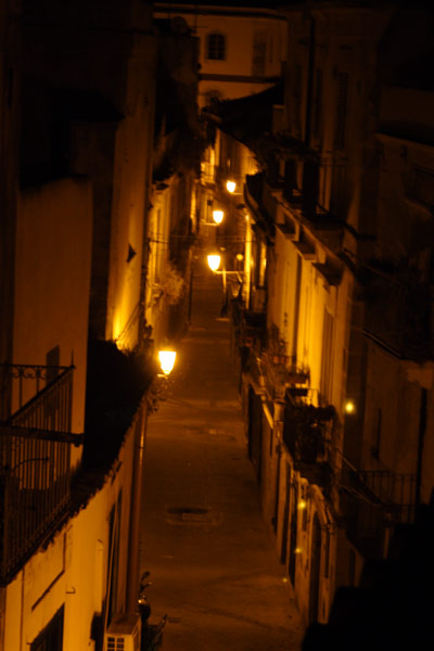 Via Salomone by night
