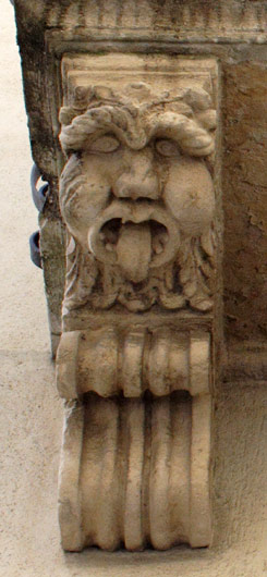 Ansigt p&aring; altan i Taormina