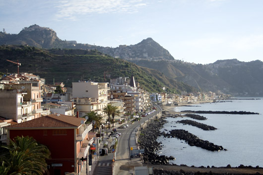 Giardini Naxos i morgenlys