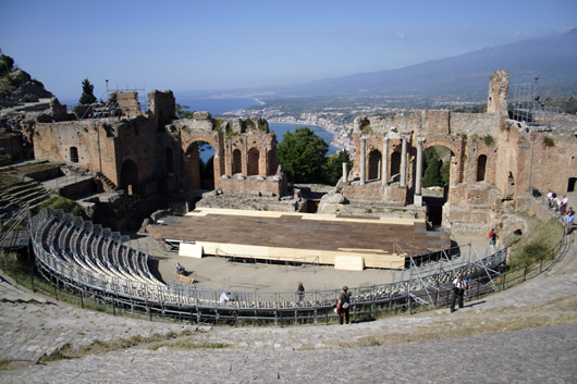 Det gr&aelig;ske teater i Taormina p&aring; Sicilien