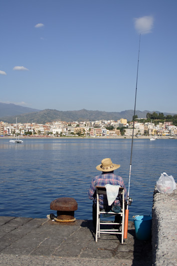 Lystfisker i Giardini Naxos