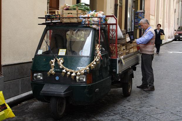 Mobil gr&oslash;nthandler p&aring; Sicilien