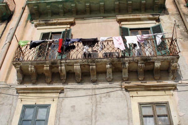 Altan med vasket&oslash;j i Siracusa