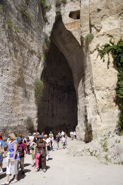 Grotten Dionysos' &Oslash;re