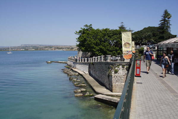 N&aelig;r Fonte Aretusa