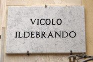 Skilt med gadenavnet Vicolo Ildebrando