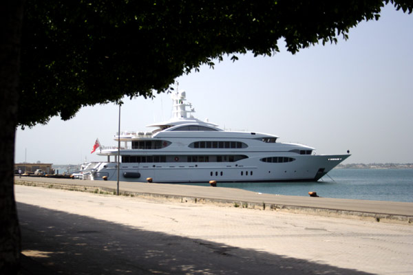 Milliard&aelig;ryacht i Siracusa