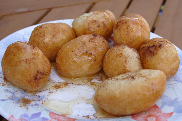 Loukoumades - gr&aelig;ske &aelig;bleskiver