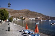 Stranden og promenaden i Livadia bugt
