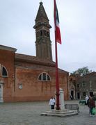 Burano's leaning bell tower (35 kb)