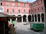 Rialto, the birthplace of modern banking (58 kb)